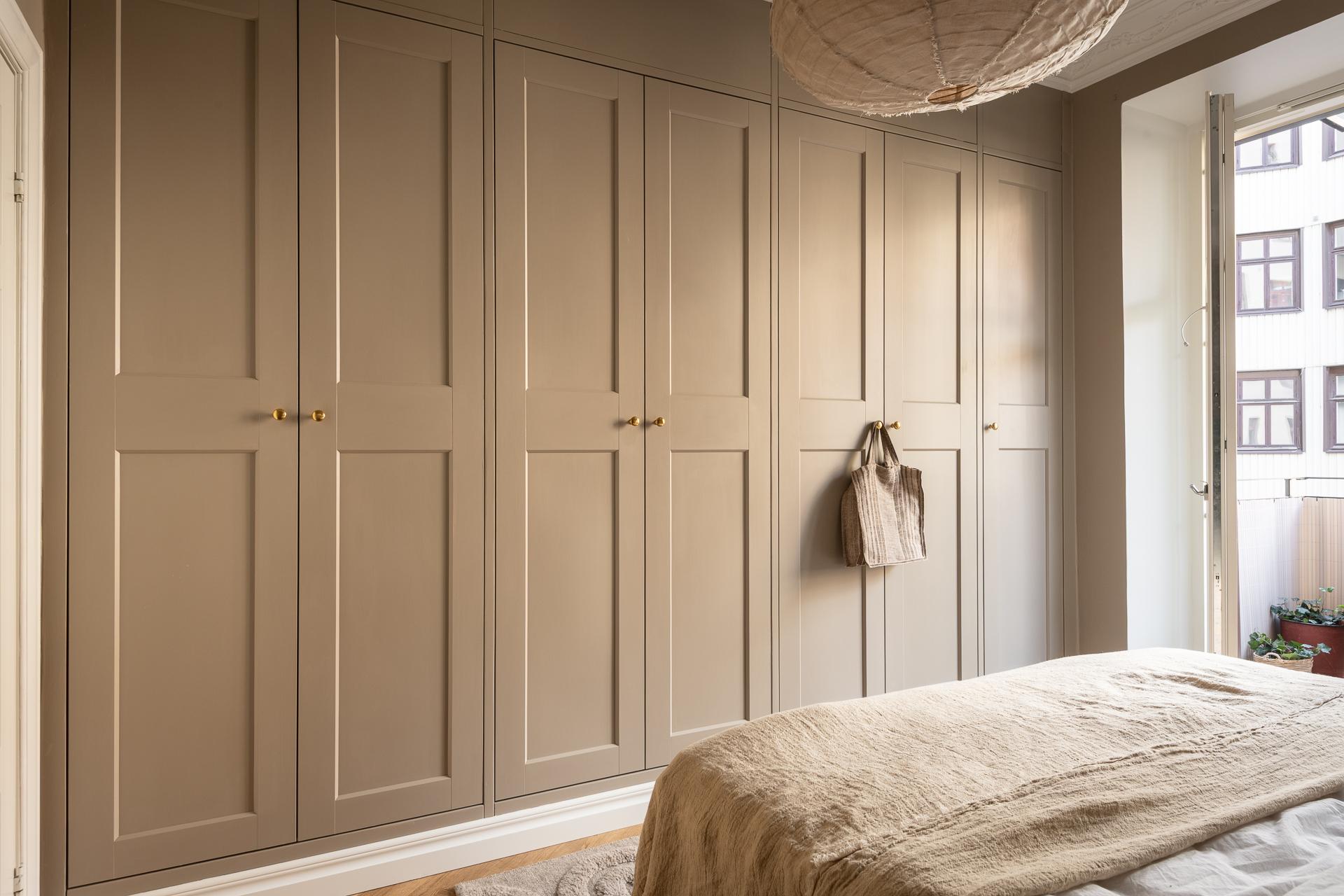 chambre murs beiges décoration scandinave