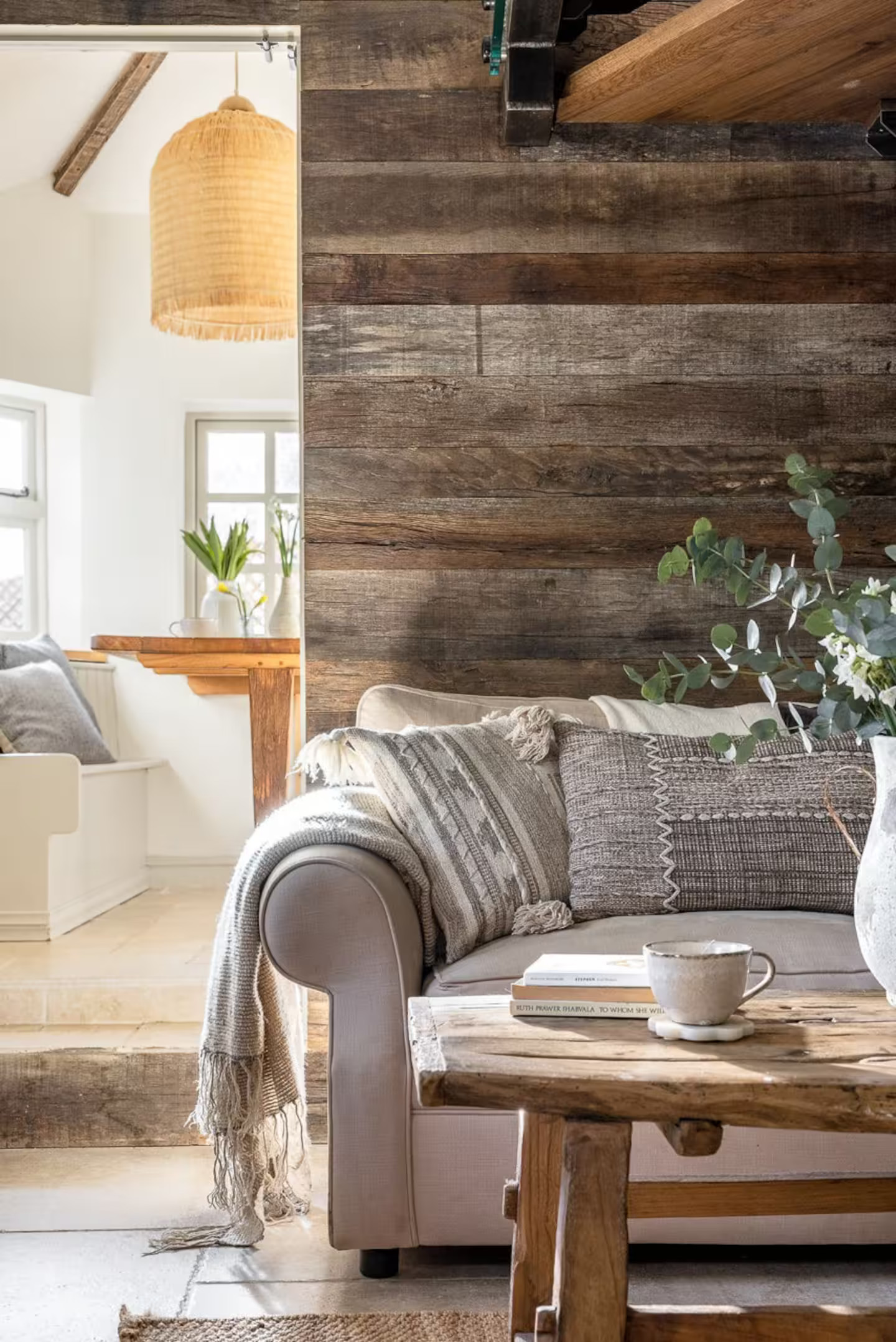 salon murs bois recyclé cottage classique dans les Cotswolds Beauport Cottage