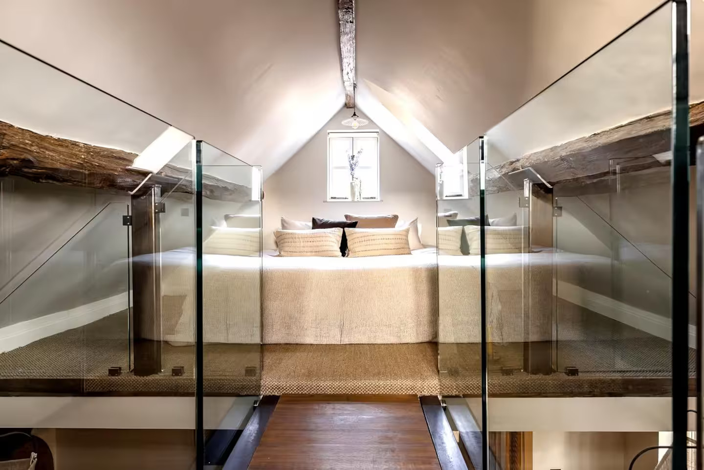 chambre mansardée sur mezzanine