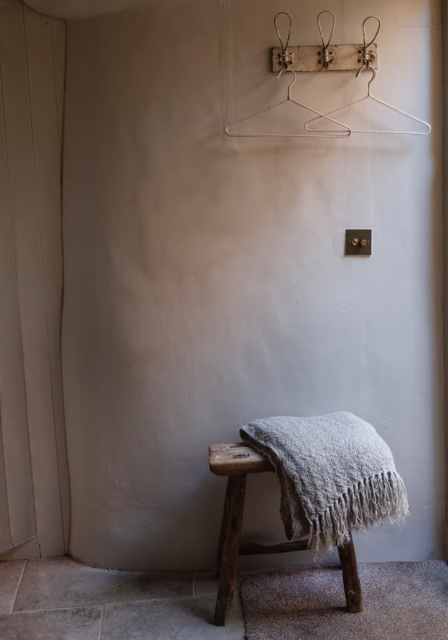 salle de bain murs enduits