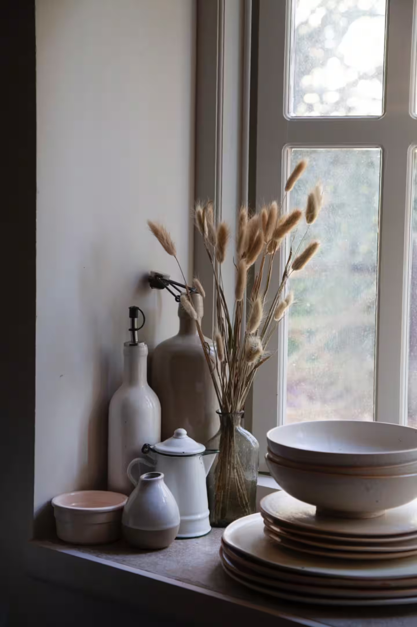 décoration rustique sur appui de fenêtre