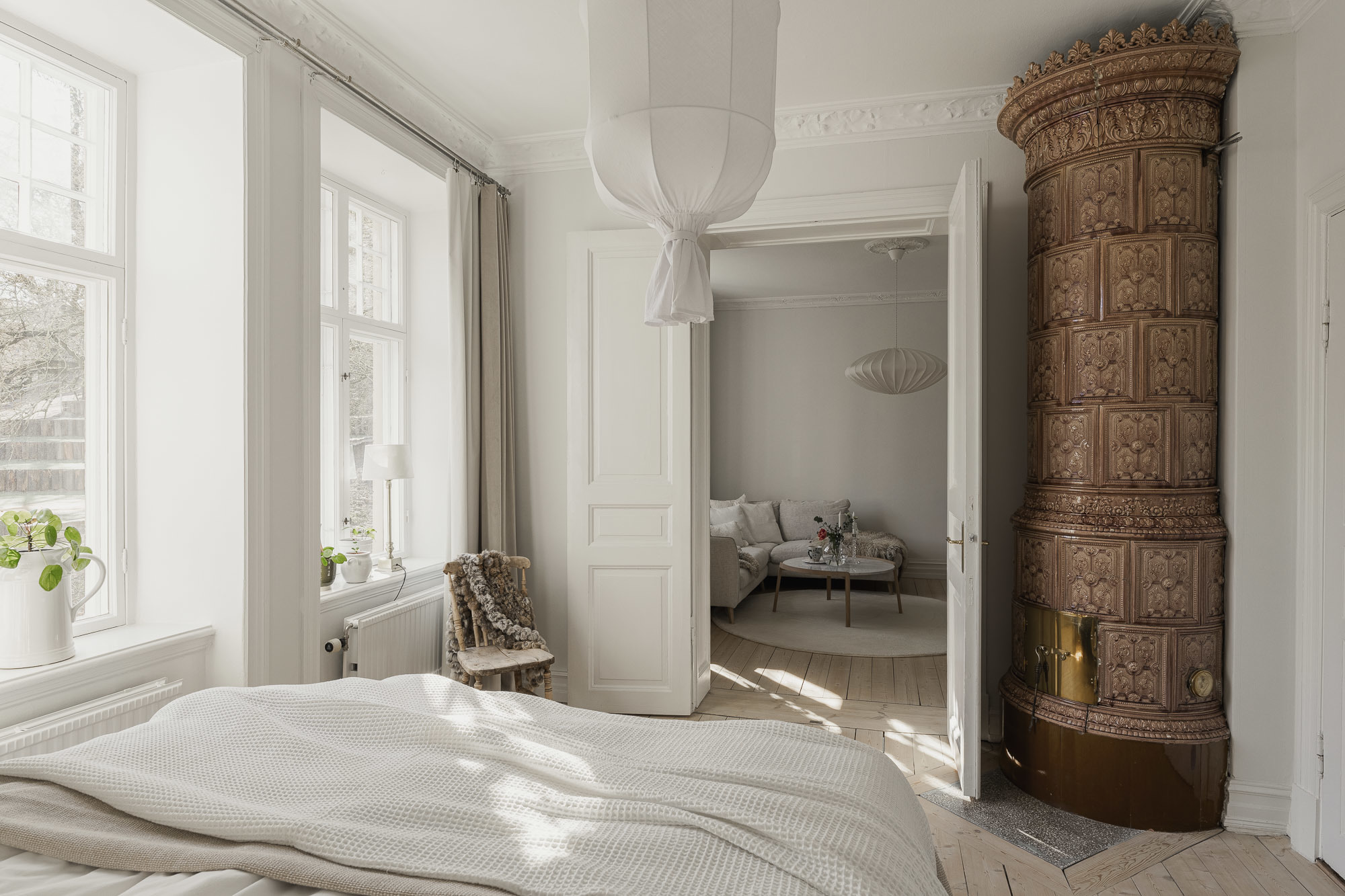 chambre minimaliste avec poêle faïence nordique chambre minimaliste avec poêle faïence nordique