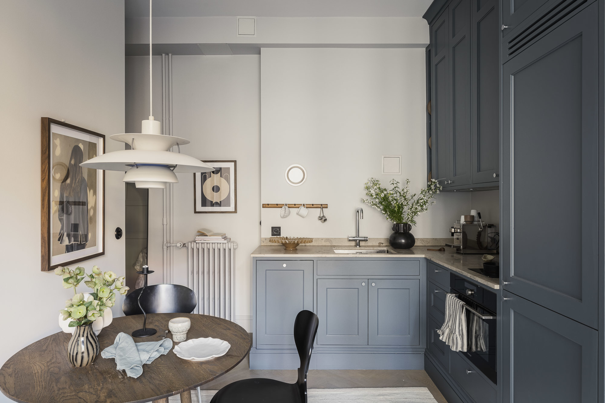 cuisine ouverte bleue studio 33m2 décoration scandinave cuisine ouverte bleue studio 33m2 décoration scandinave