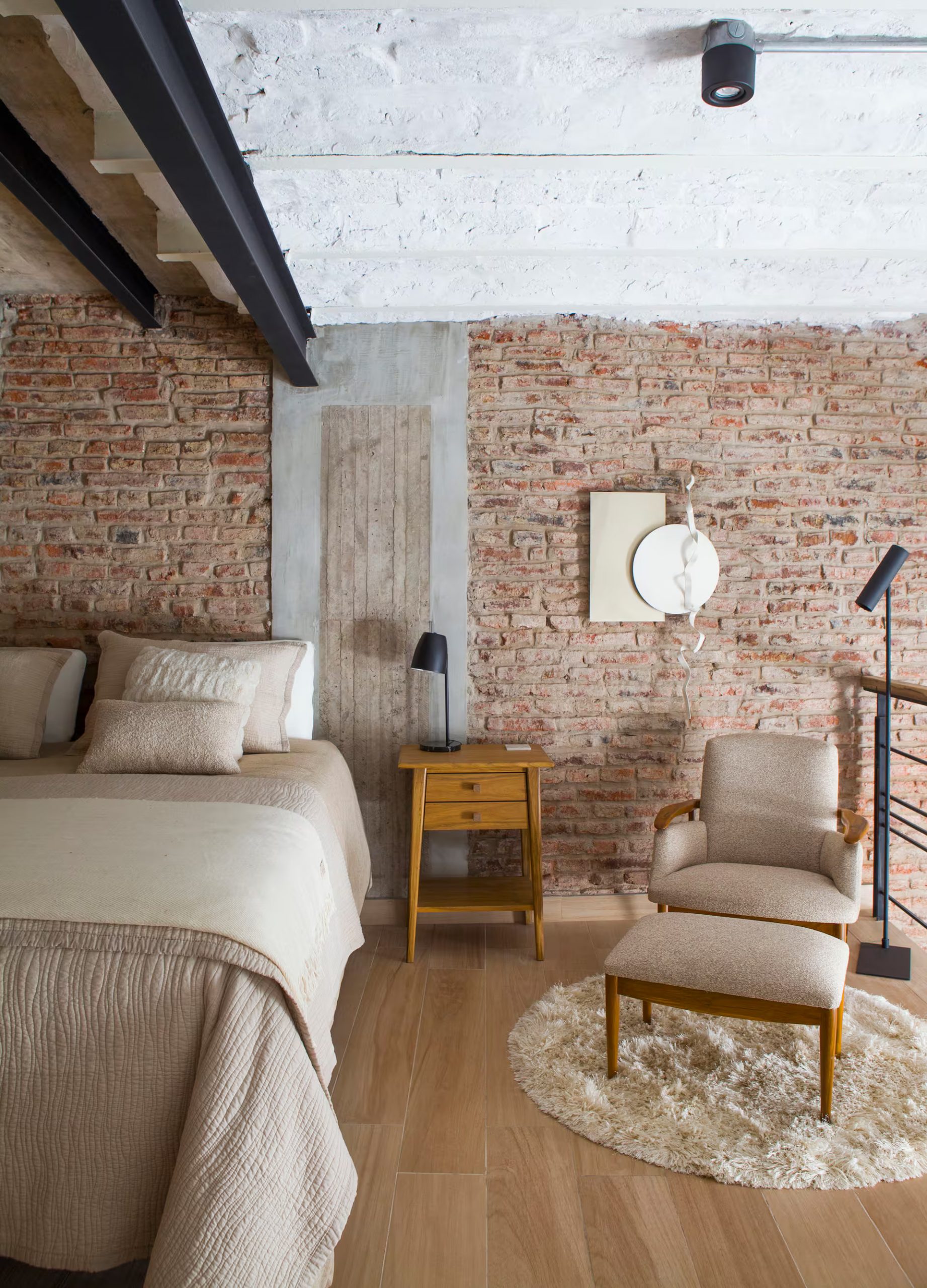chambre sur mezzanine murs de briques anciennes petit loft chambre sur mezzanine murs de briques anciennes petit loft