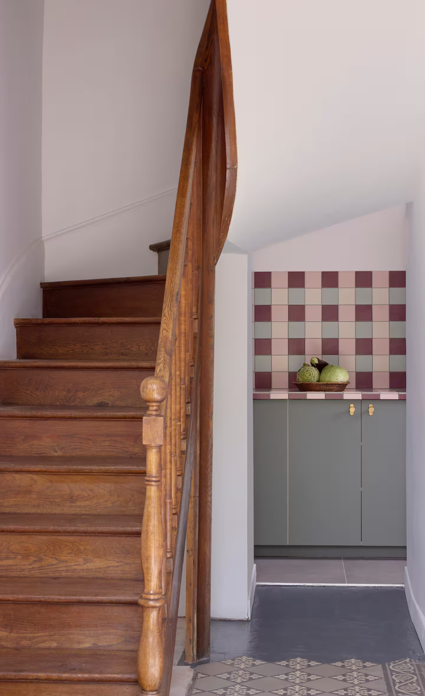 escalier en bois maison de campagne ancienne Maison Crèvecœur décoration vintage