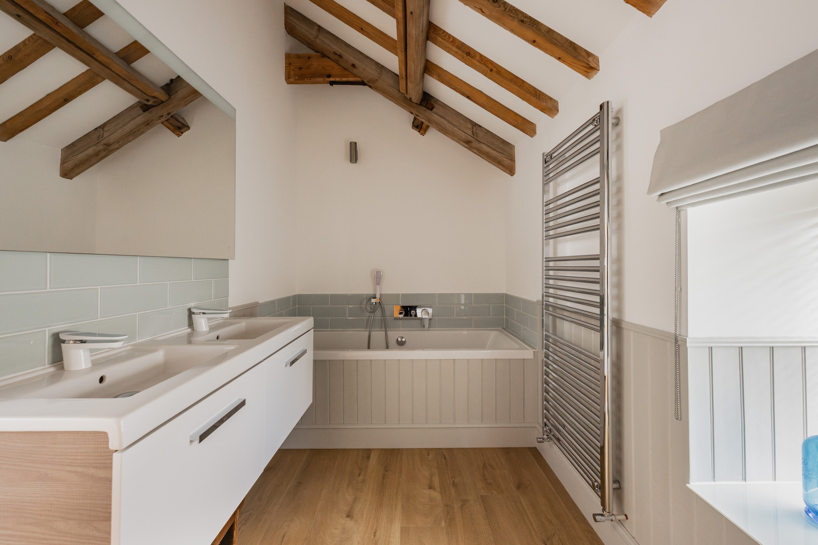 salle de bain moderne avec poutres salle de bain moderne avec poutres