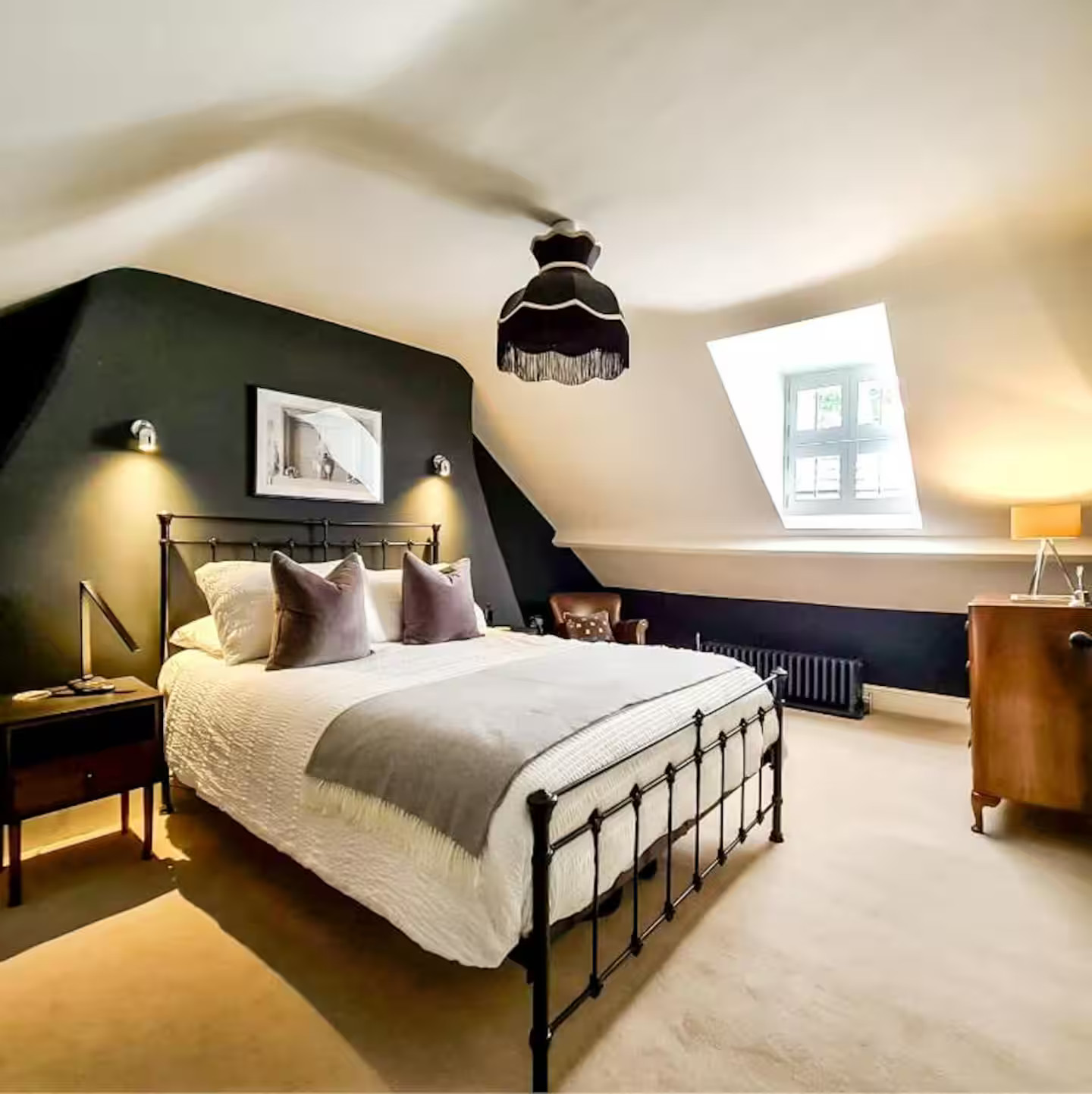 chambre mansardée avec lit métal anglais chambre mansardée avec lit métal anglais