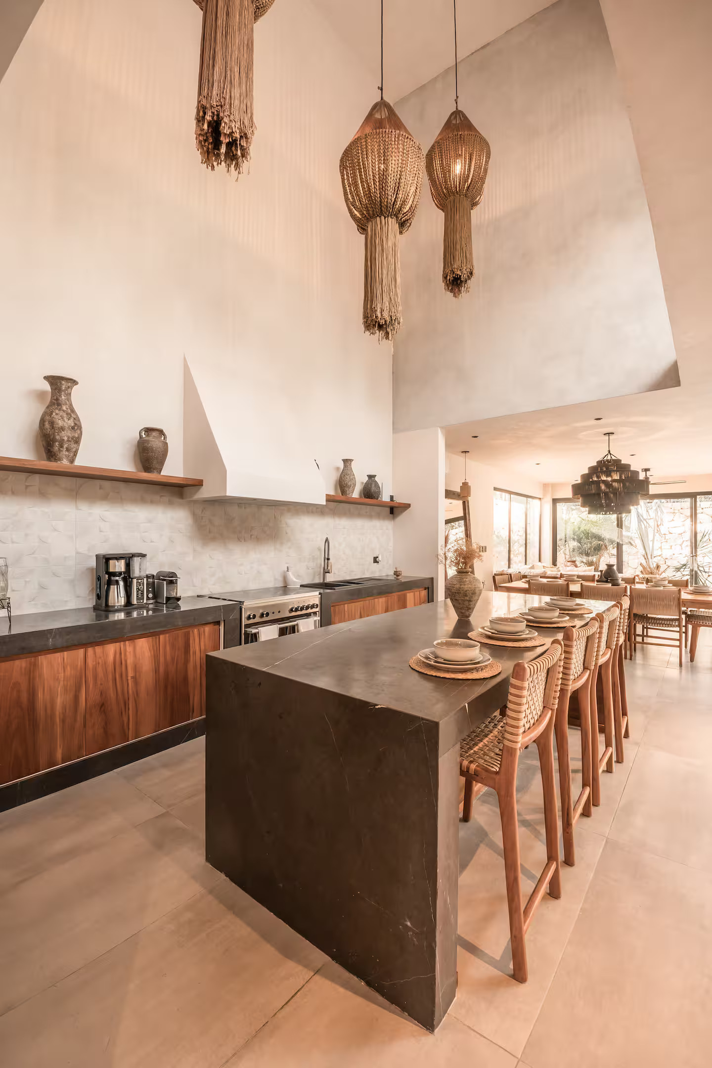 cuisine ouverte maison contemporaine Tulum Villa Meka décoration naturelle cuisine ouverte maison contemporaine Tulum Villa Meka décoration naturelle