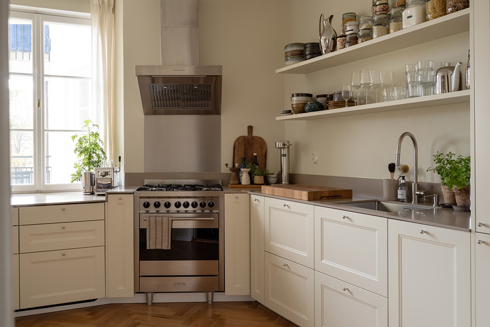 cuisine ouverte shaker ivoire décoration scandinave appartement 62m2 cuisine ouverte shaker ivoire décoration scandinave appartement 62m2