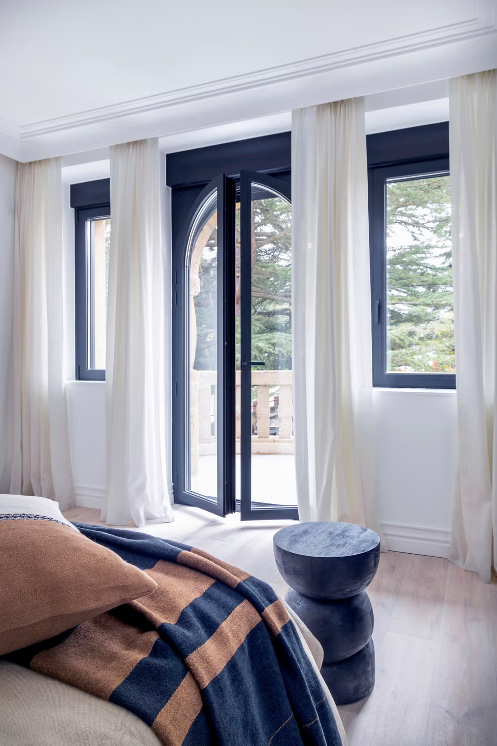 chambre fenêtre cintrée