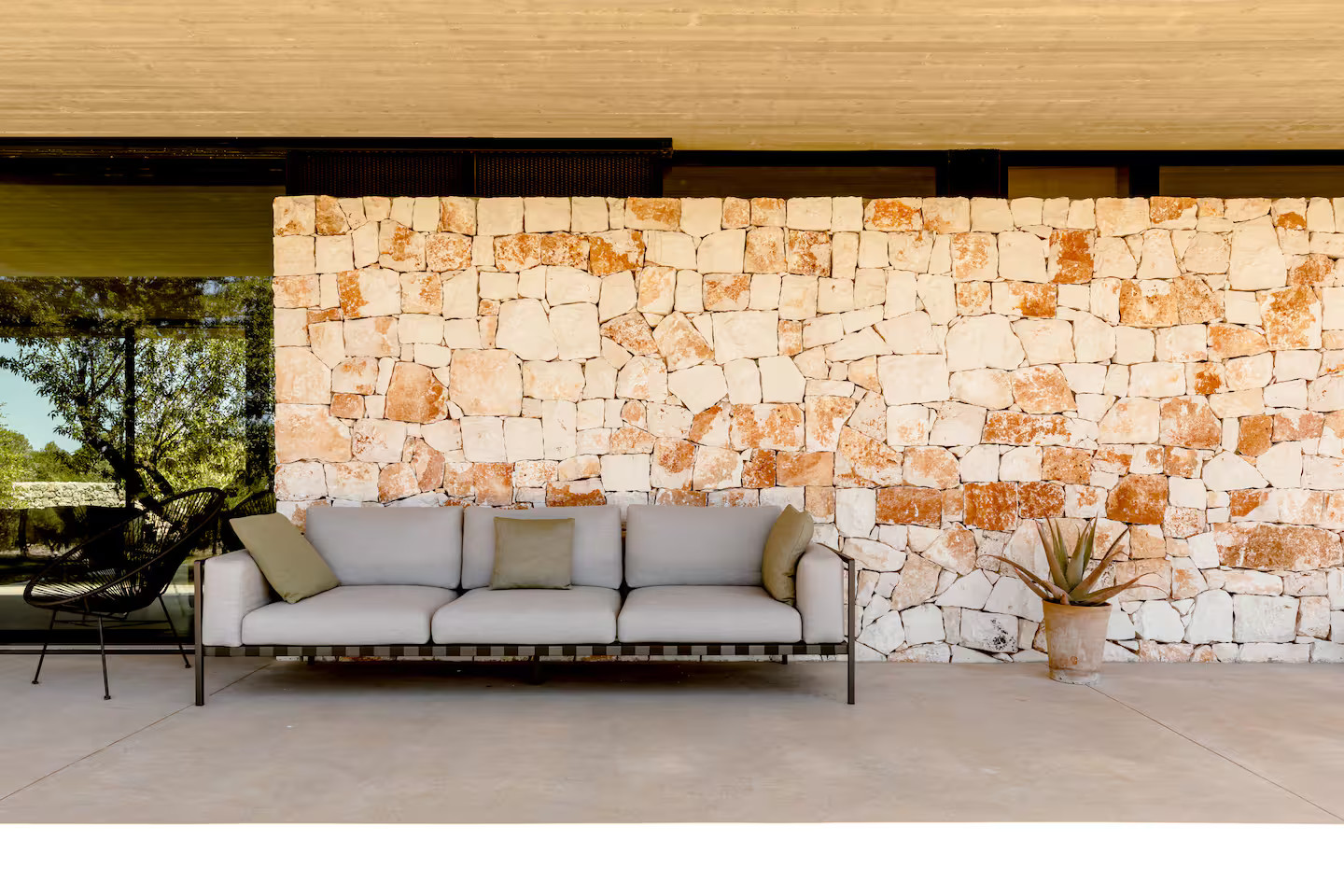 terrasse mur pierres maison contemporaine