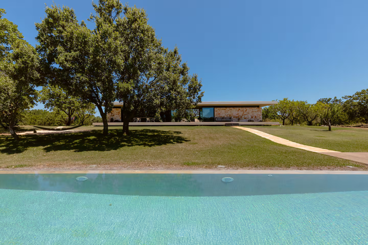 maison contemporaine avec piscine