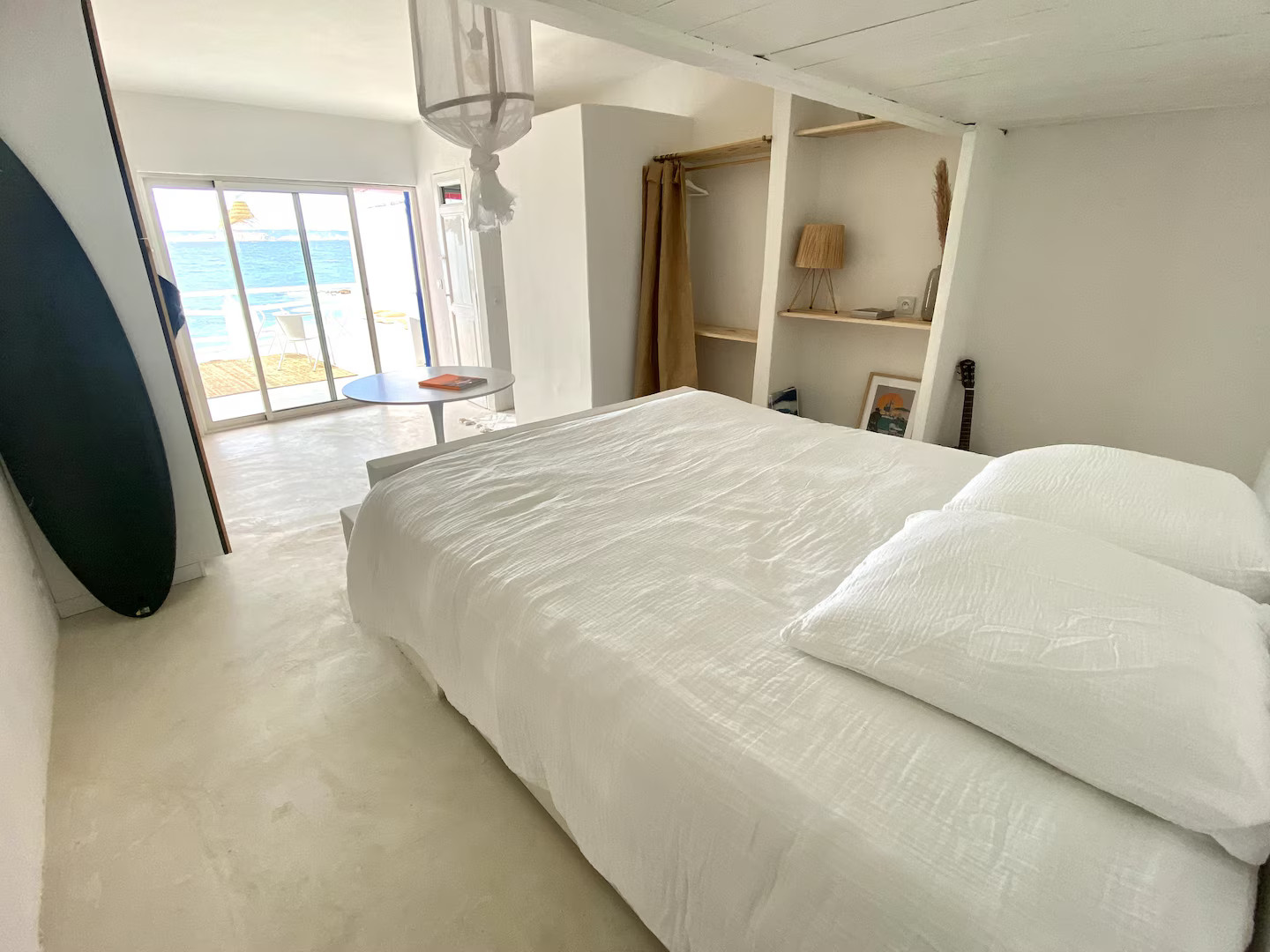 chambre cabanon design sur une plage à Marseille chambre cabanon design sur une plage à Marseille