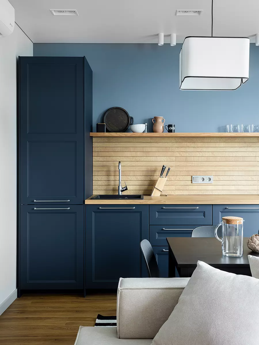 cuisine ouverte bleue appartement 52m2 décoration contemporaine