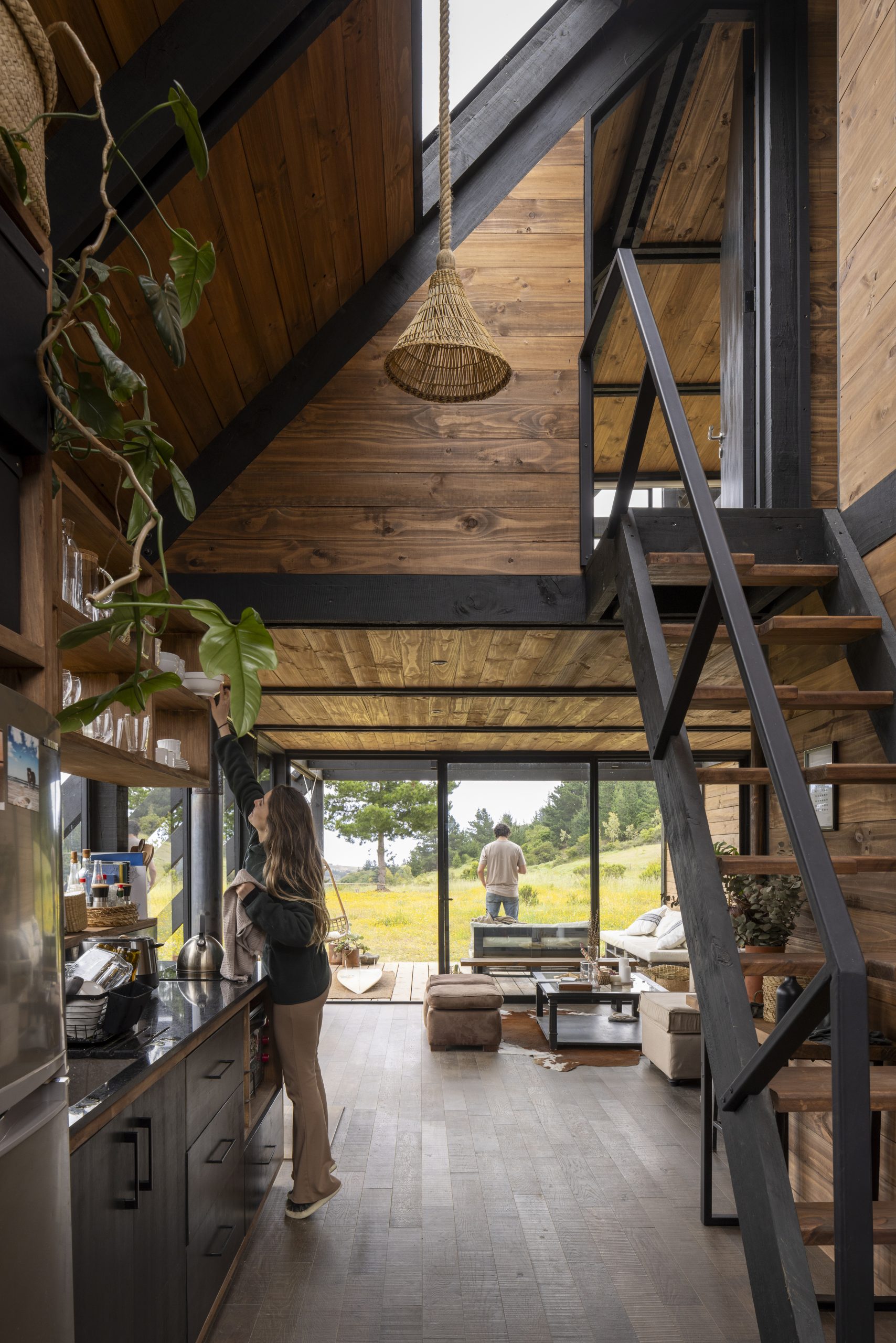 cuisine et salon maison contemporaine 80m2 Refugio 45 par Gonzalo Rufin Arquitectos cuisine et salon maison contemporaine 80m2 Refugio 45 par Gonzalo Rufin Arquitectos