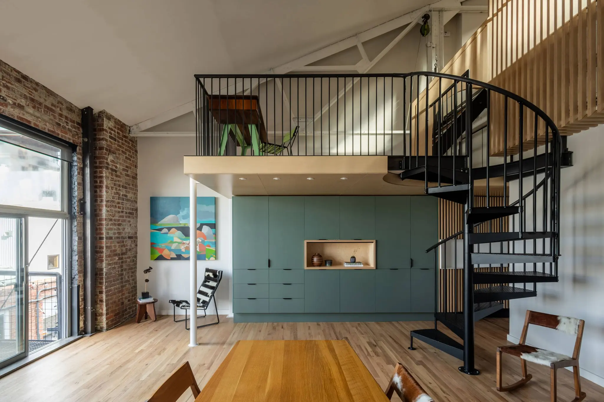 Un loft multi-niveaux de 77m2 dans un bâtiment historique