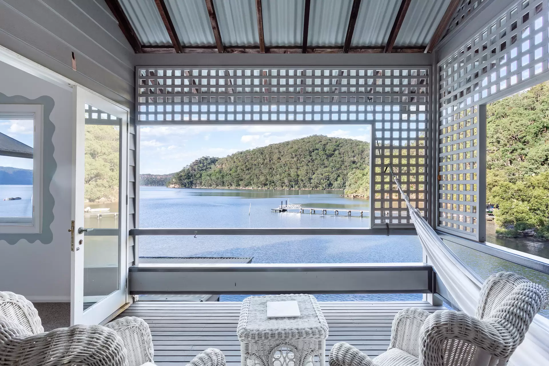 terrasse vue fleuve Sunny Corner Cottage