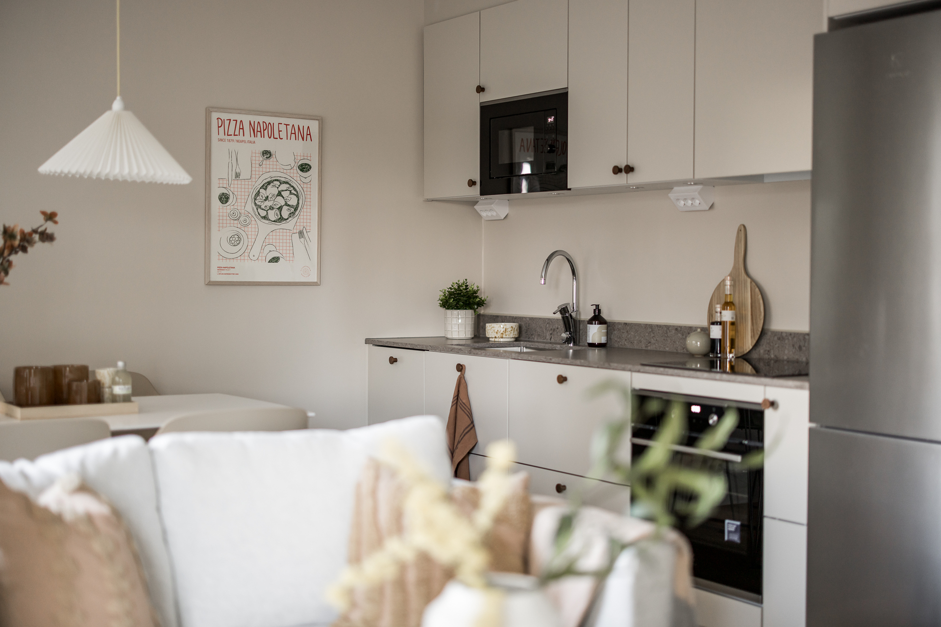 salon avec cuisine ouverte studio 35m2