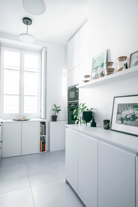 cuisine blanche appartement haussmannien Lyon décoration contemporaine cuisine blanche appartement haussmannien Lyon décoration contemporaine