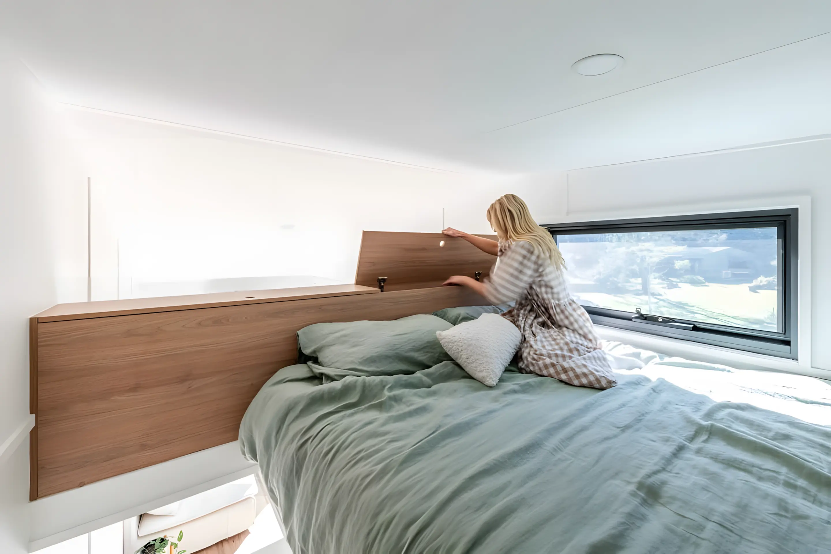 mezzanine petite maison mobile avec rangements et lit Jordy loft de Konpak mezzanine petite maison mobile avec rangements et lit Jordy loft de Konpak