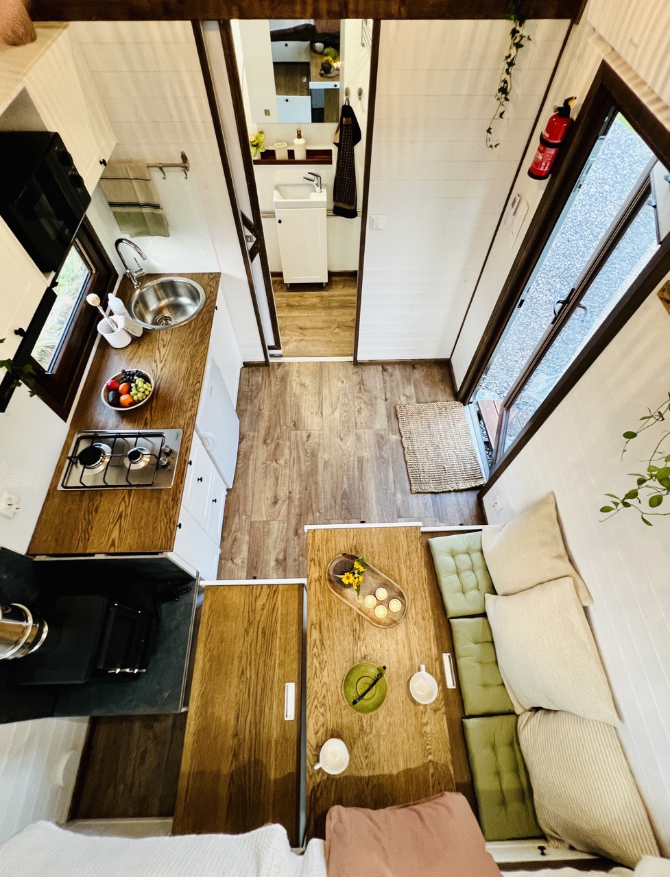 intérieur mini maison mobile Sofia par Vagabond Haven