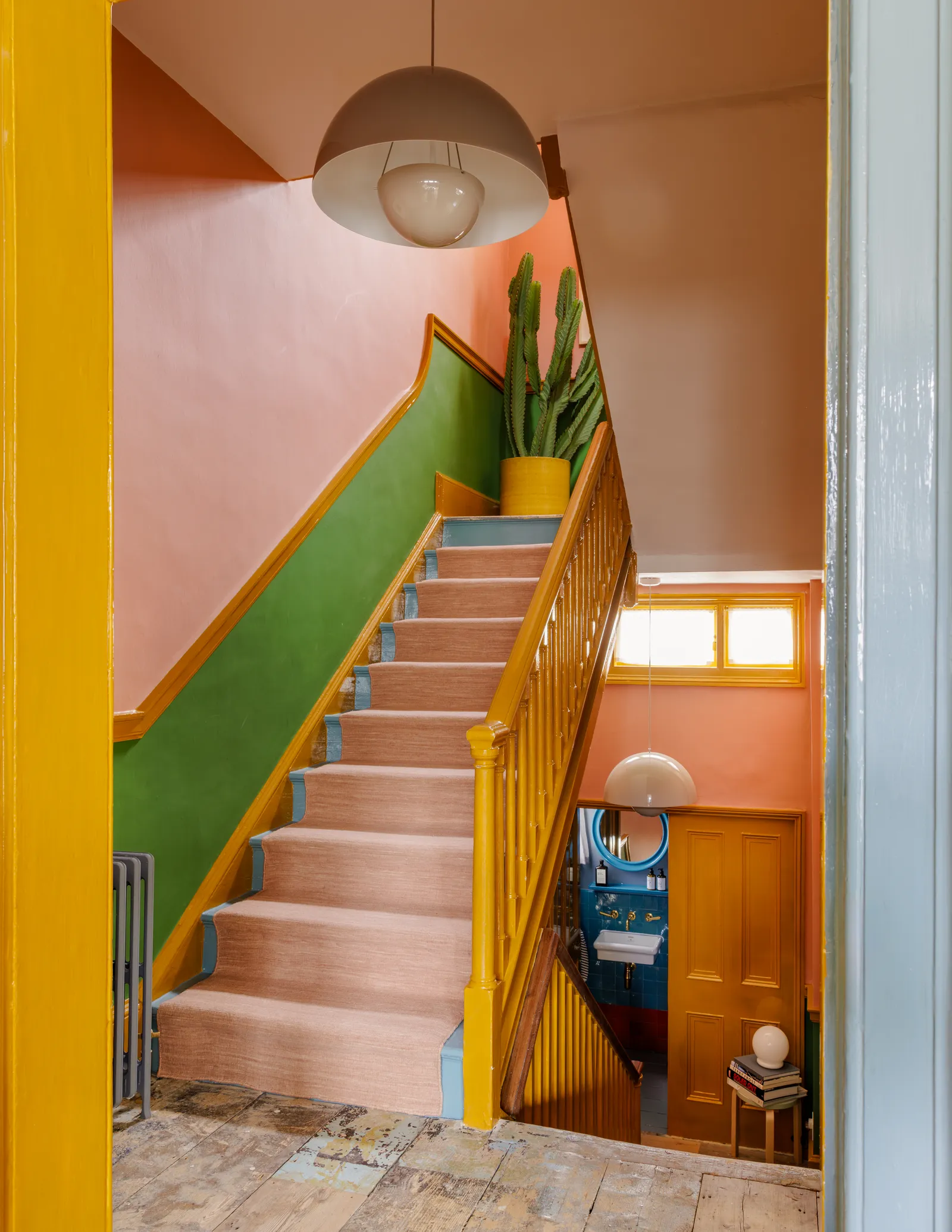escalier maison de ville Bath 8 Holland Street décoration anglaise colorée escalier maison de ville Bath 8 Holland Street décoration anglaise colorée