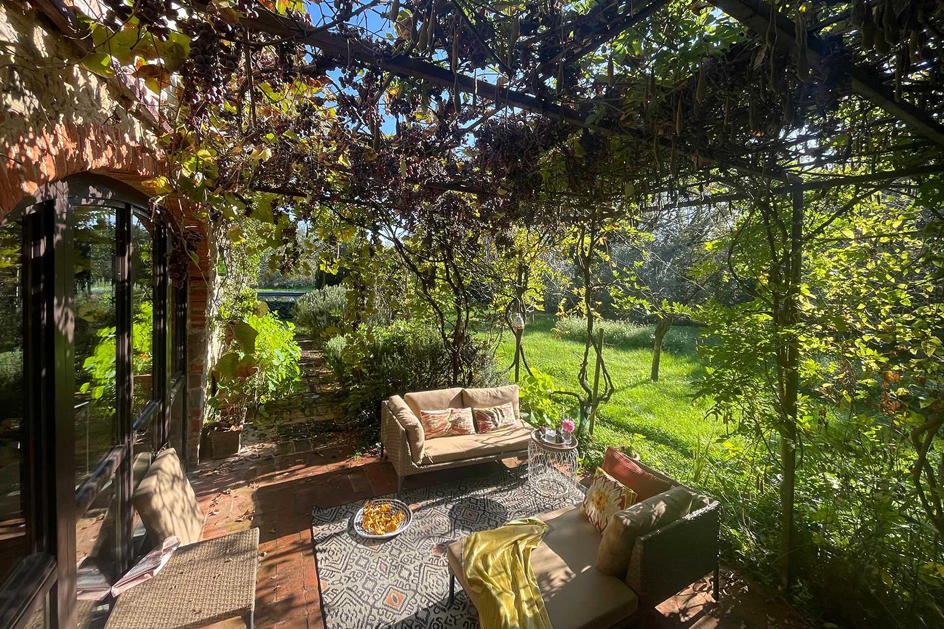terrasse avec pergola maison ancienne Toscane Il Fienile terrasse avec pergola maison ancienne Toscane Il Fienile