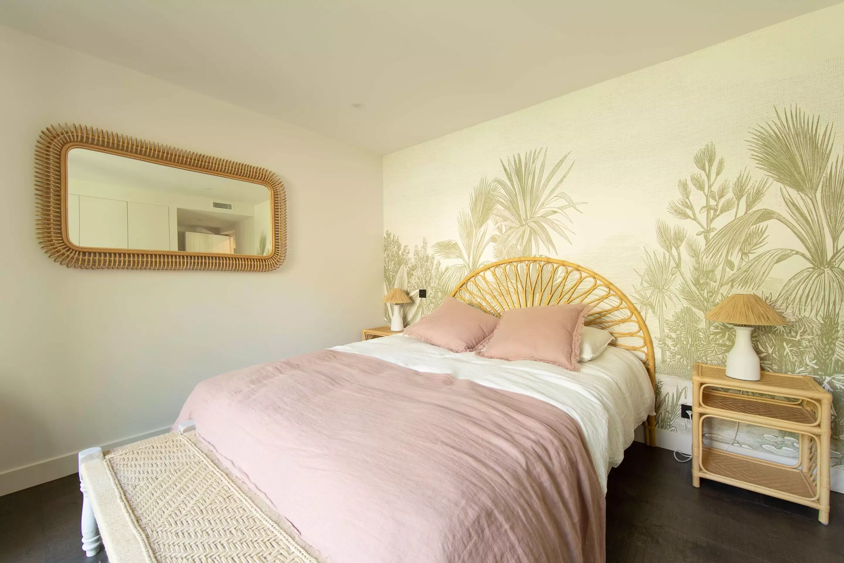 chambre décoration naturelle et rose Villa La Pinède Le Collectionist chambre décoration naturelle et rose Villa La Pinède Le Collectionist