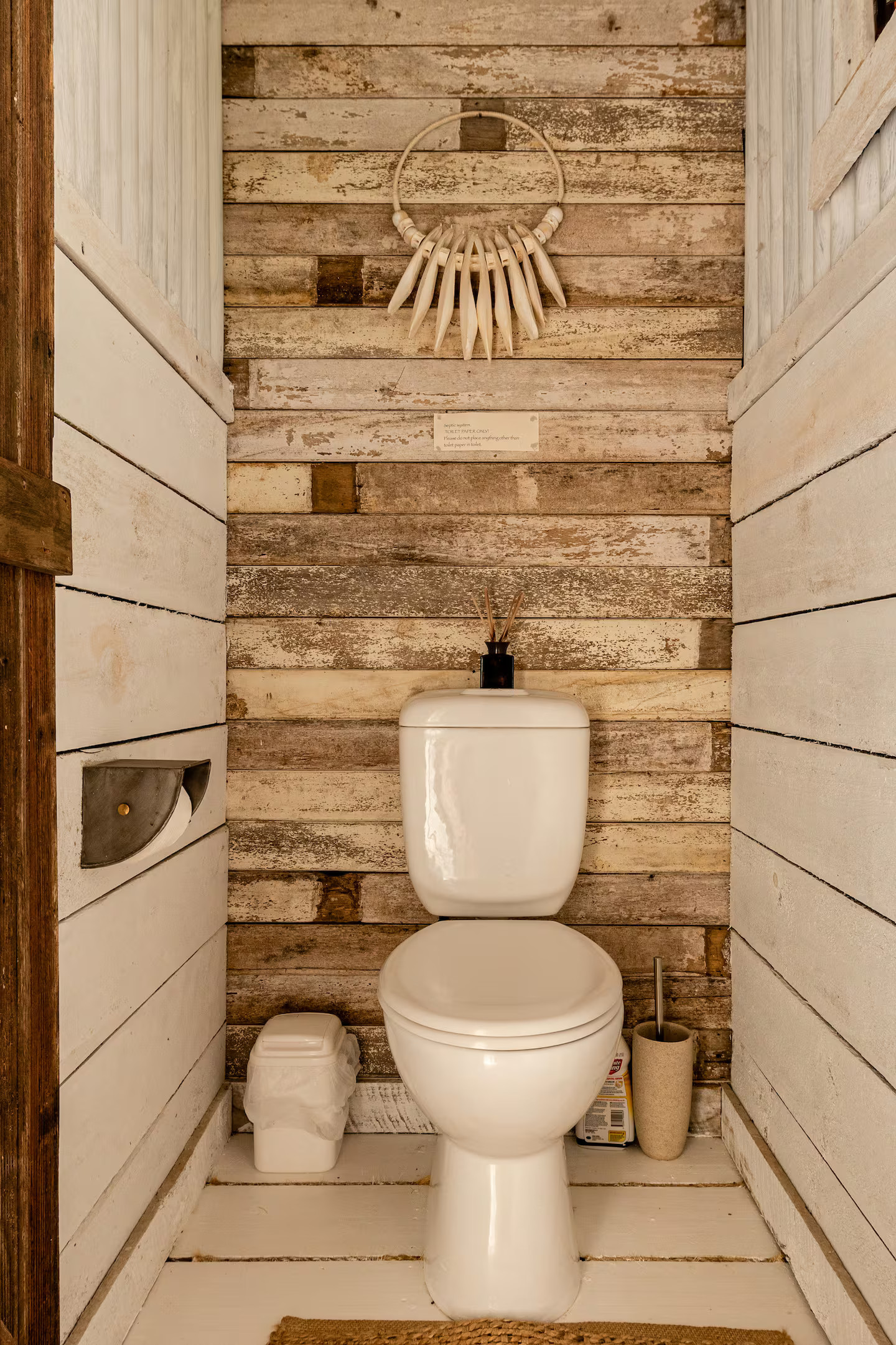 toilettes murs bois Hillview Dairy toilettes murs bois Hillview Dairy