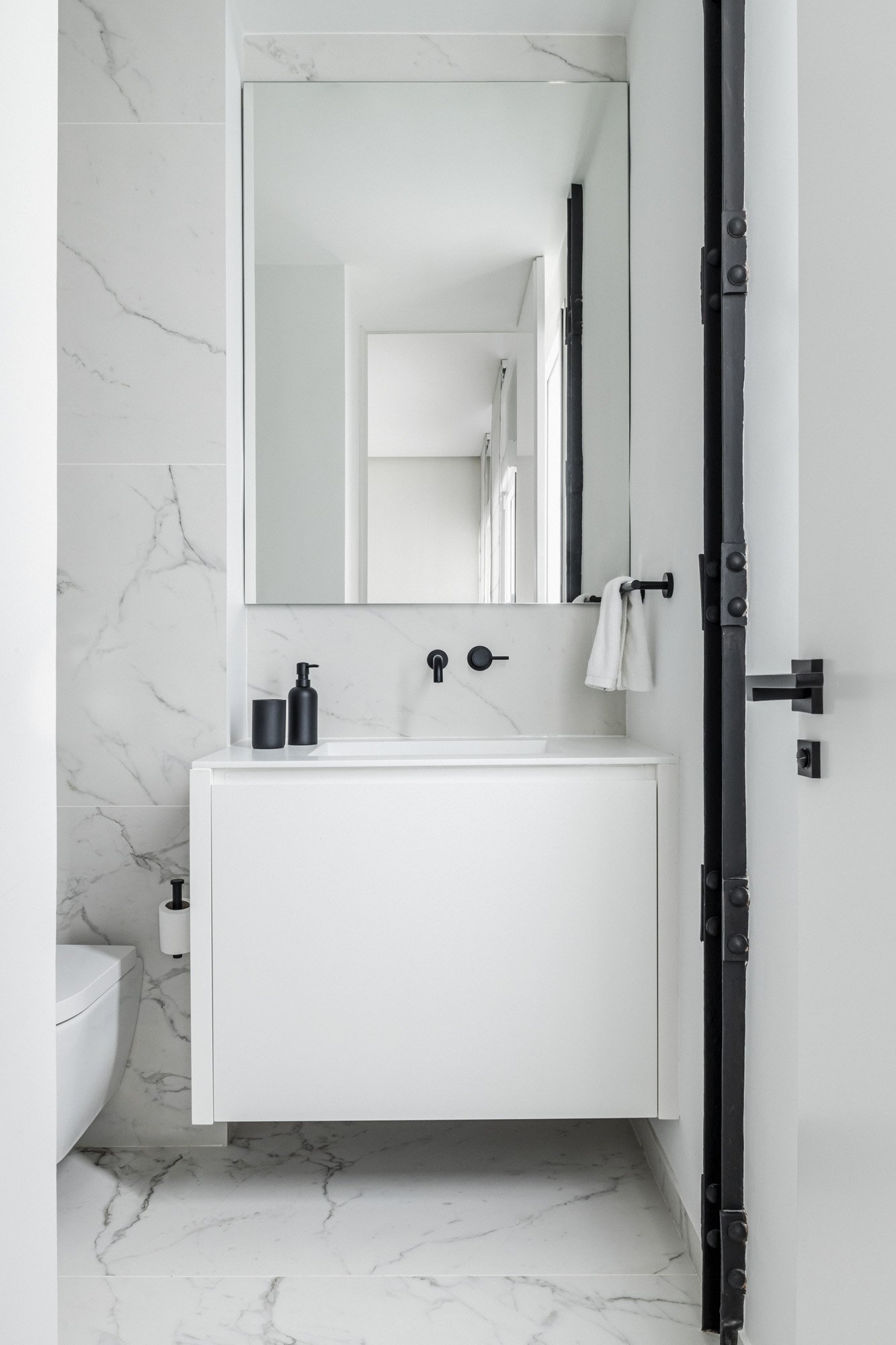 salle de bain marbre blanc