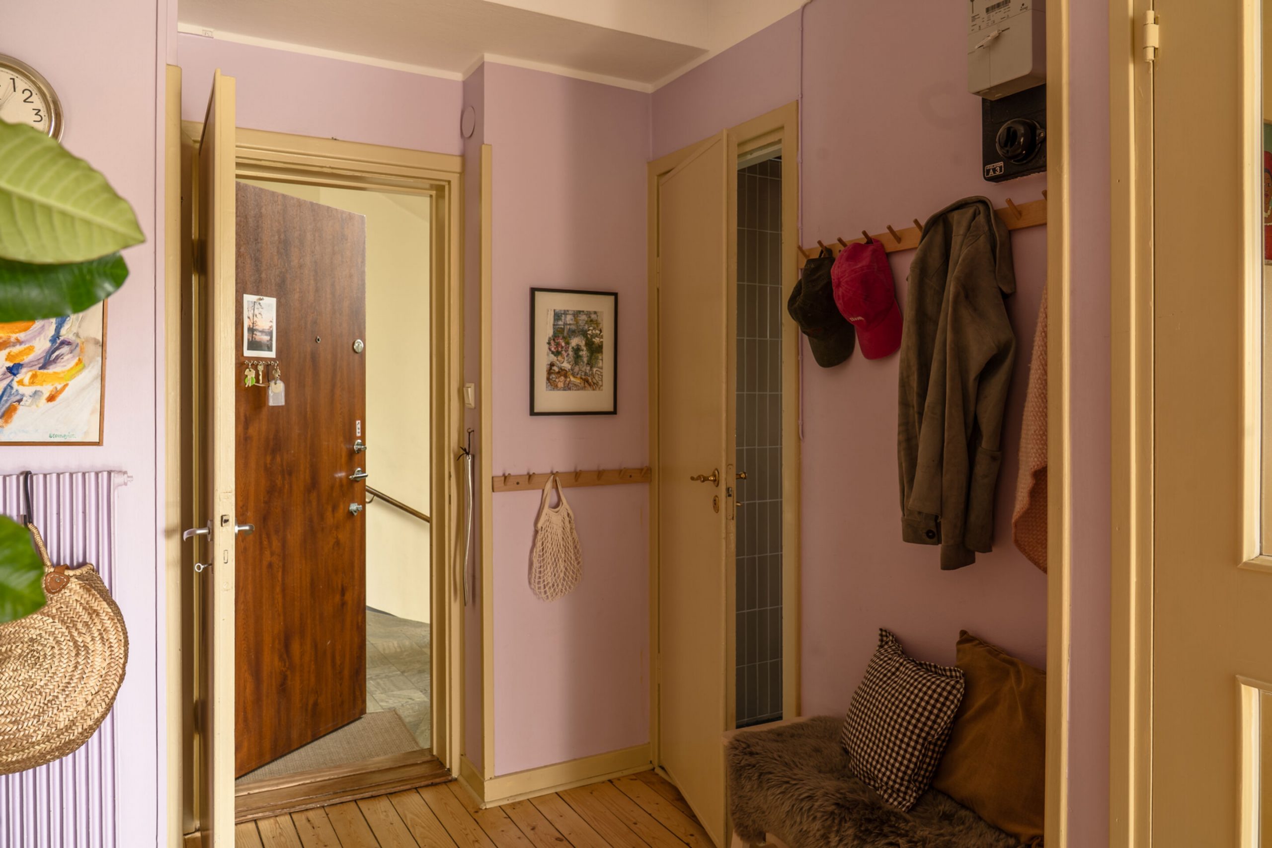 entrée mur violet clair entrée mur violet clair