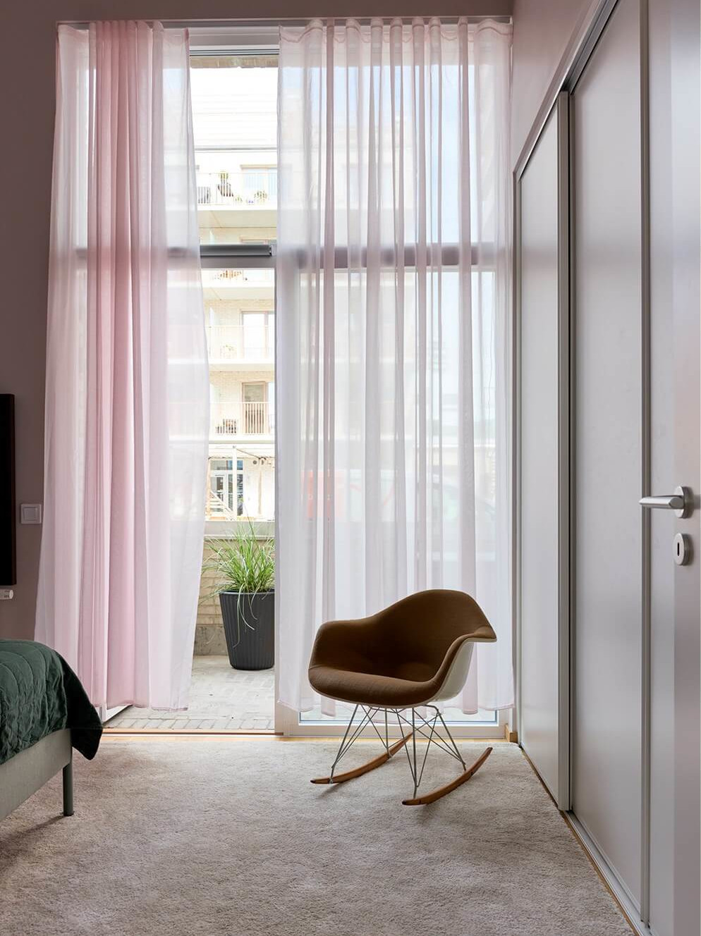 chambre murs roses