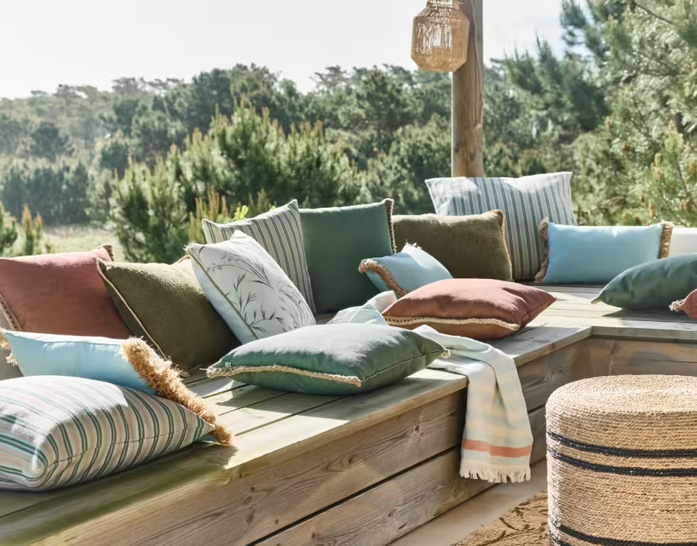 banquette extérieure avec coussins nouvelle collection Alinea Comporta banquette extérieure avec coussins nouvelle collection Alinea Comporta
