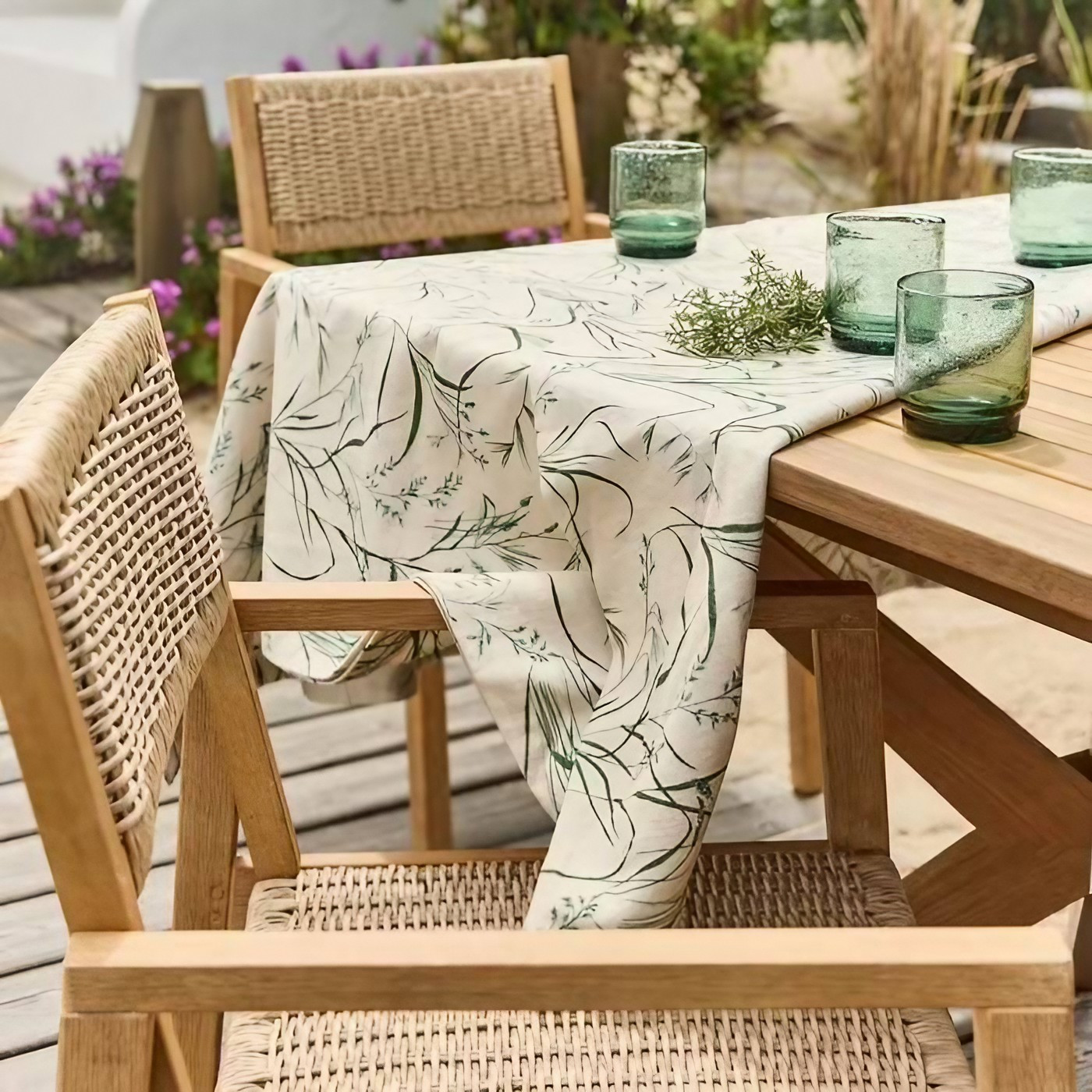 table bois et fauteuil jardin nouvelle collection Alinea Comporta table bois et fauteuil jardin nouvelle collection Alinea Comporta