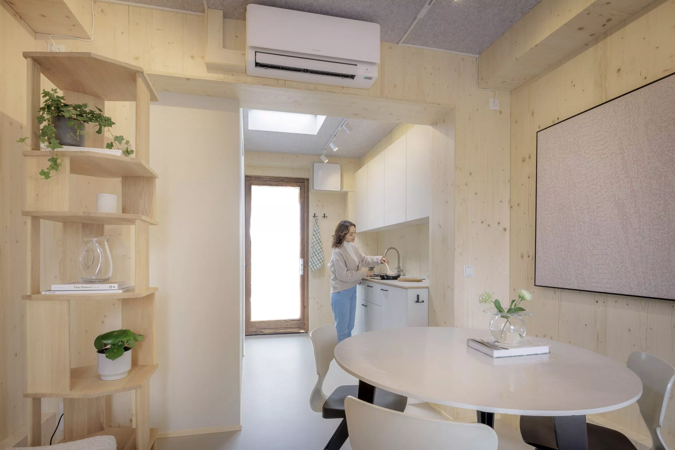 salle à manger et cuisine bois clair tiny house salle à manger et cuisine bois clair tiny house