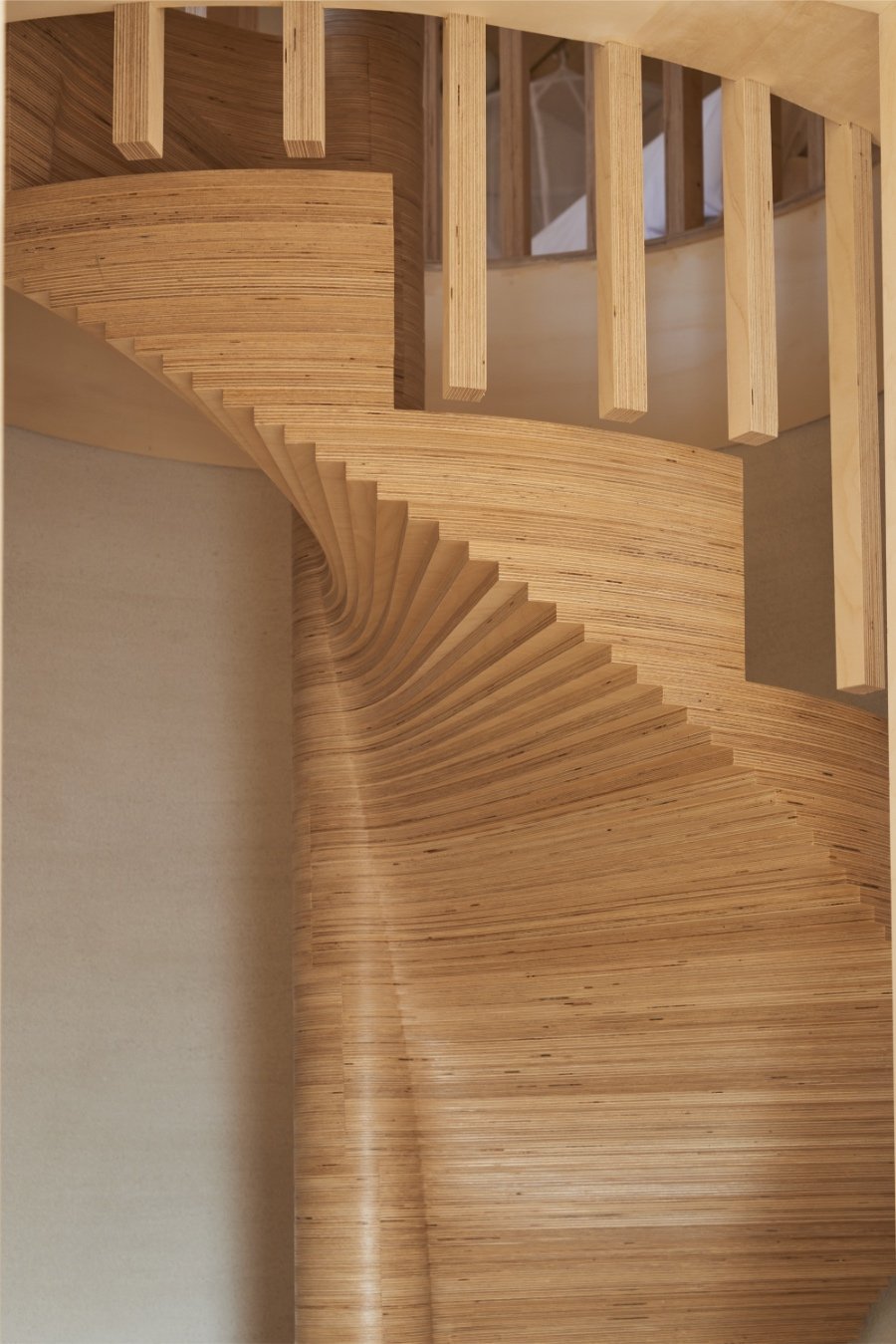 escalier en bois design à colimaçon gite N°3 La Ferme de Brouage escalier en bois design à colimaçon gite N°3 La Ferme de Brouage