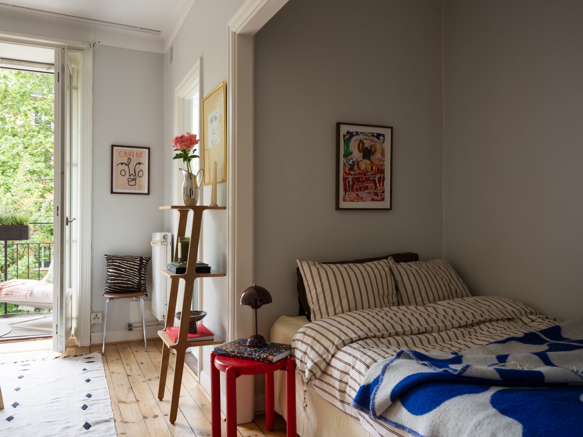 salon avec lit dans alcôve et balcon studio 27m2 salon avec lit dans alcôve et balcon studio 27m2