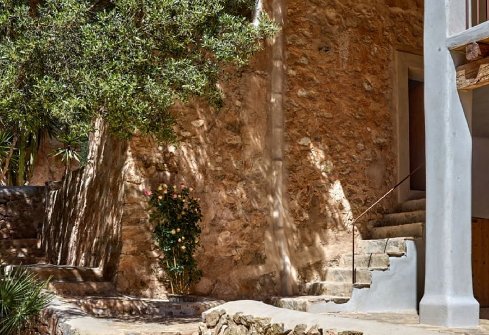 maison en pierres avec piscine rénovée Ibiza