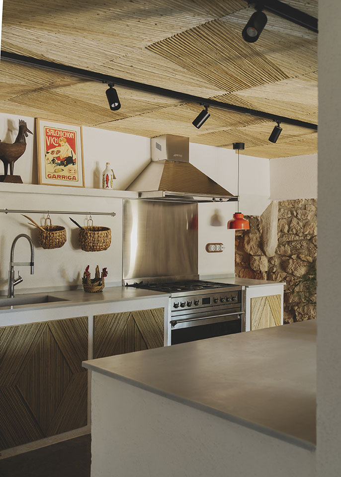 cuisine contemporaine maison en pierres rénovée cuisine contemporaine maison en pierres rénovée