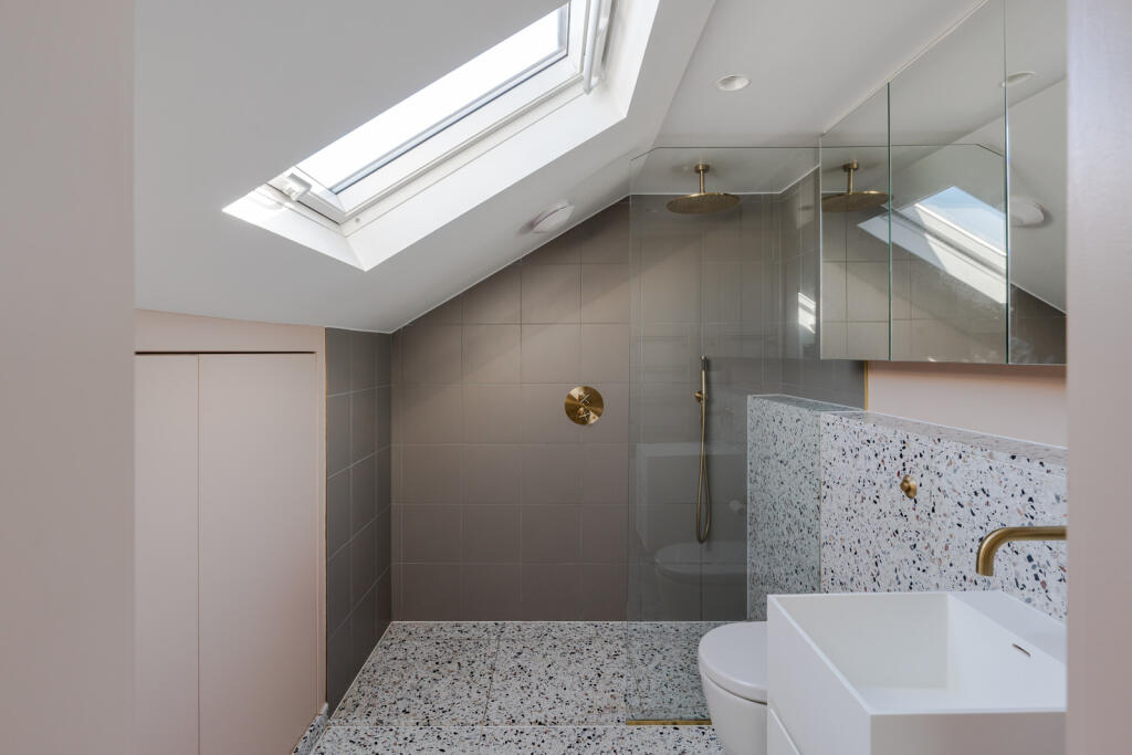 salle de bain design mansardée terrazzo salle de bain design mansardée terrazzo
