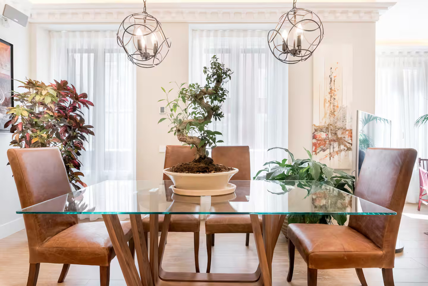 salle à manger décoration contemporaine appartement Madrid