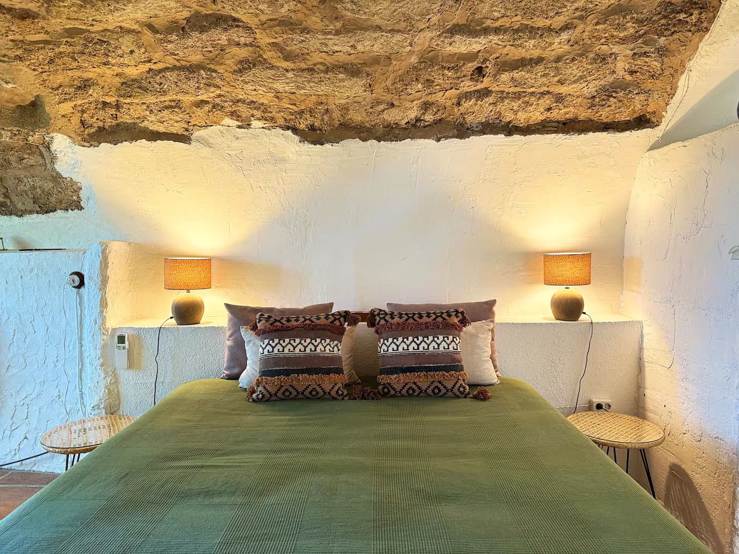 chambre avec plafond voûté en pierres
