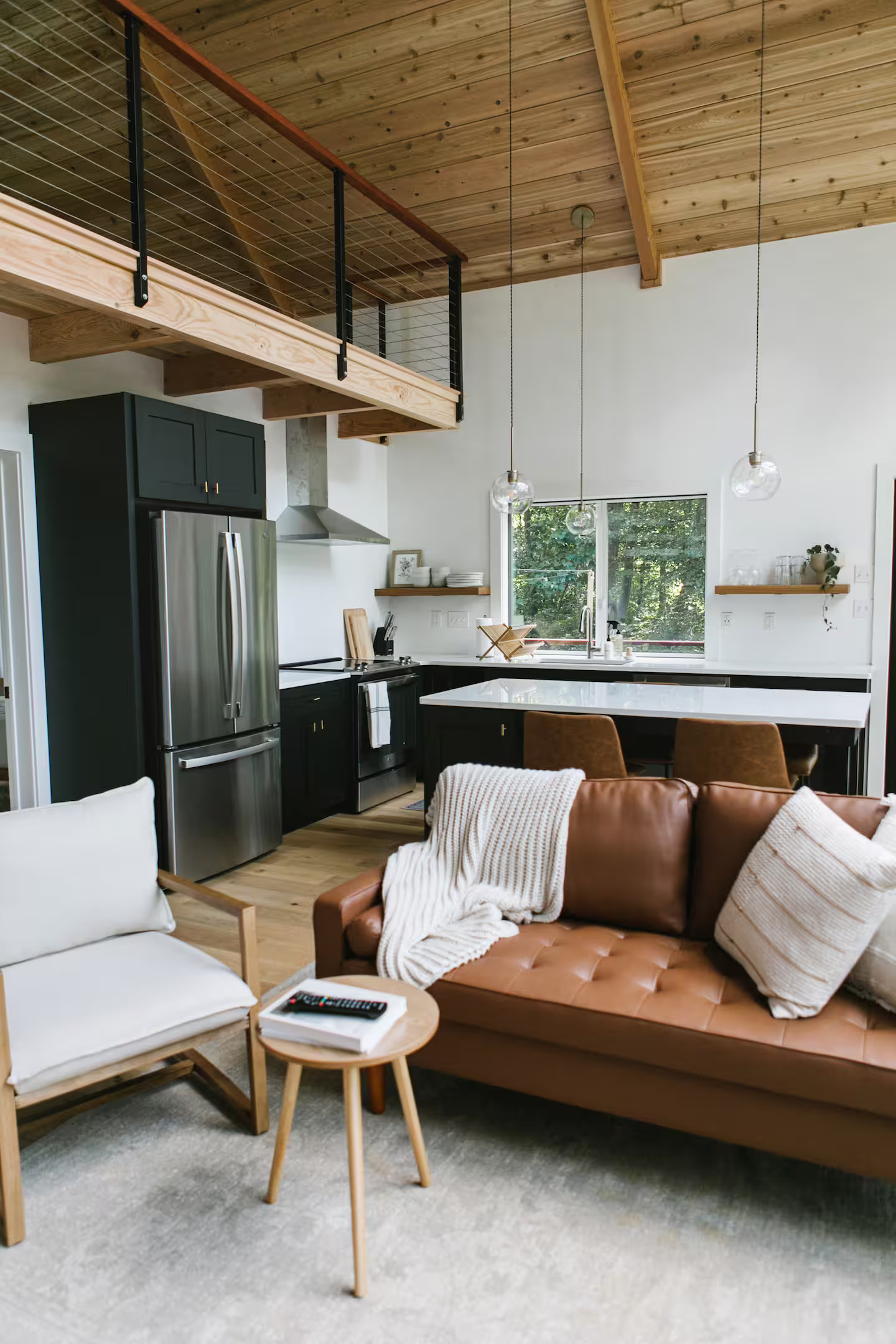 cuisine ouverte et mezzanine maison contemporaine en bois Texter Mountain Home cuisine ouverte et mezzanine maison contemporaine en bois Texter Mountain Home