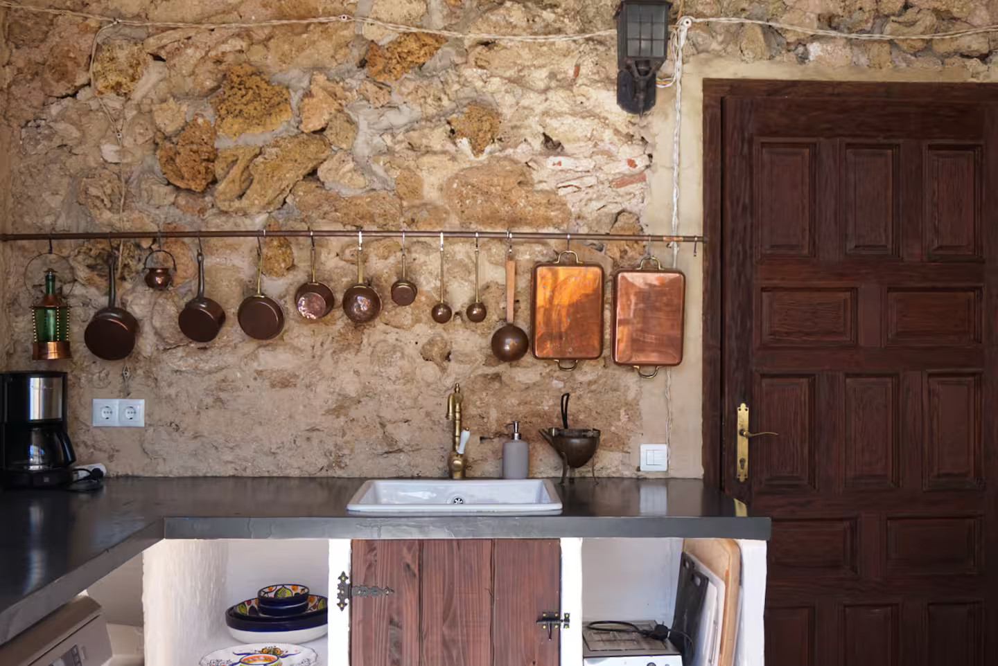 cuisine mur de pierres décoration rustique chic