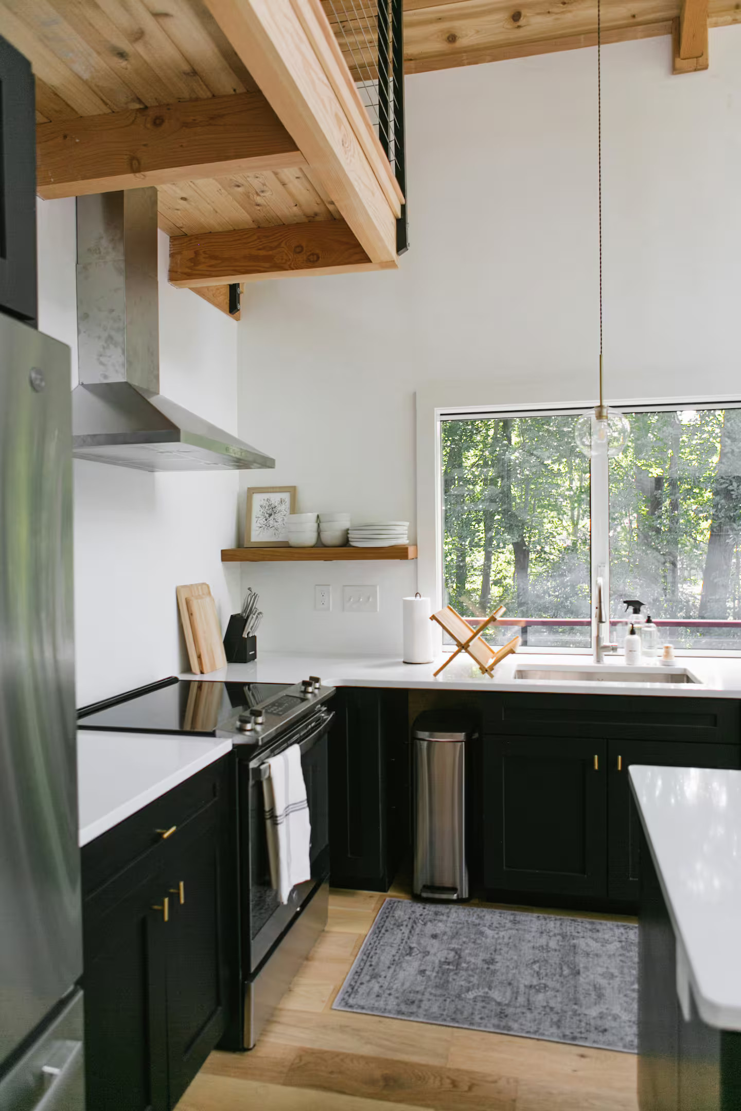cuisine ouverte et mezzanine maison contemporaine en bois Texter Mountain Home cuisine ouverte et mezzanine maison contemporaine en bois Texter Mountain Home