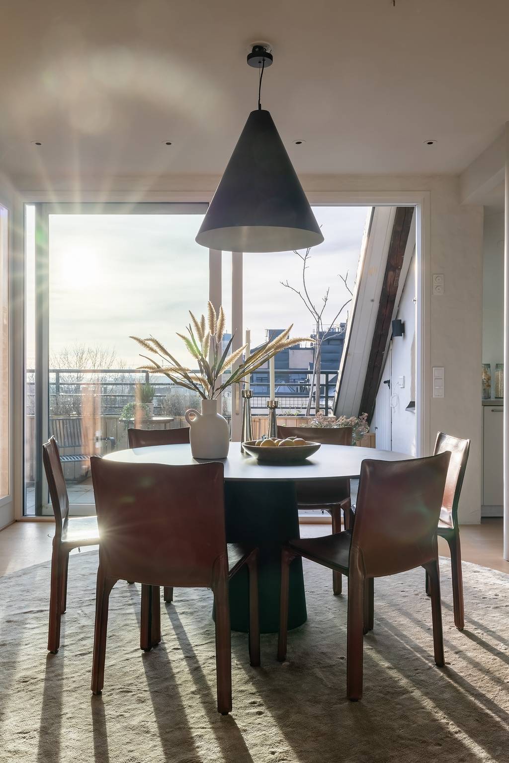 salle à manger avec terrasse décoration scandinave et contemporaine salle à manger avec terrasse décoration scandinave et contemporaine