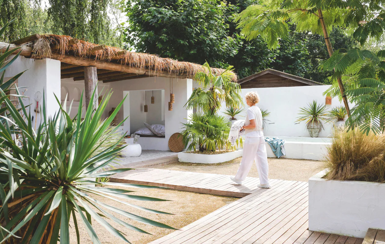 jardin avec terrasse couverte et piscine maçonnée jardin avec terrasse couverte et piscine maçonnée
