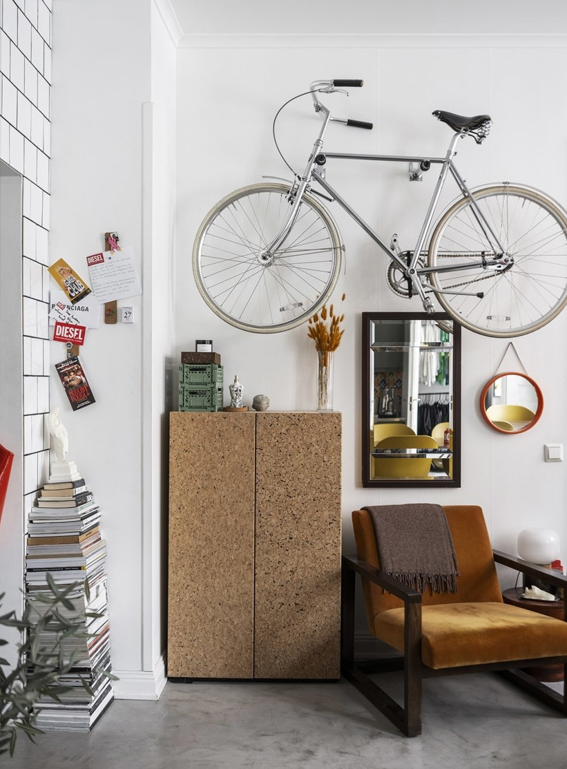 vélo accroché mur salon vélo accroché mur salon
