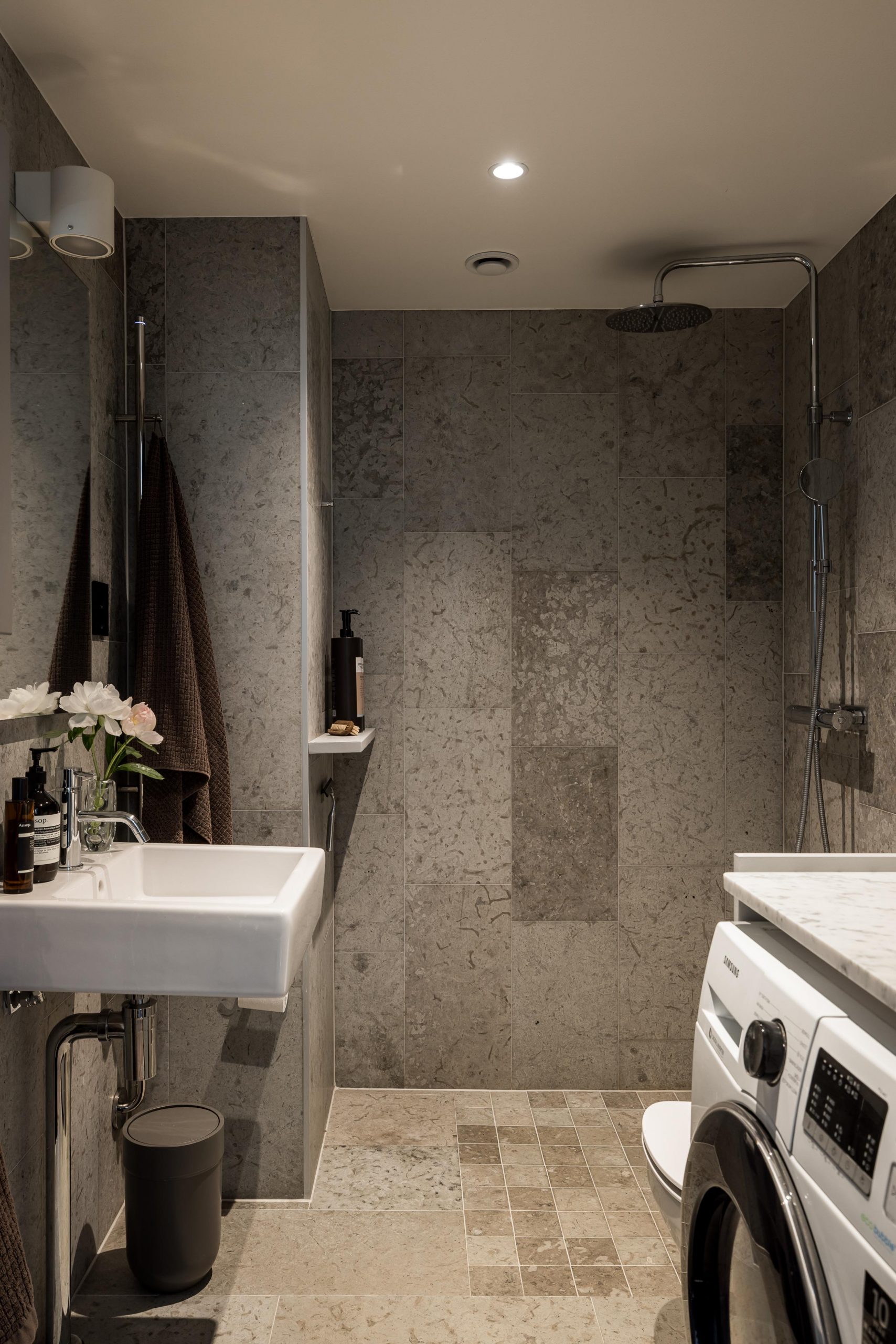 salle de bain grise design chambre deux-pièces 37m2