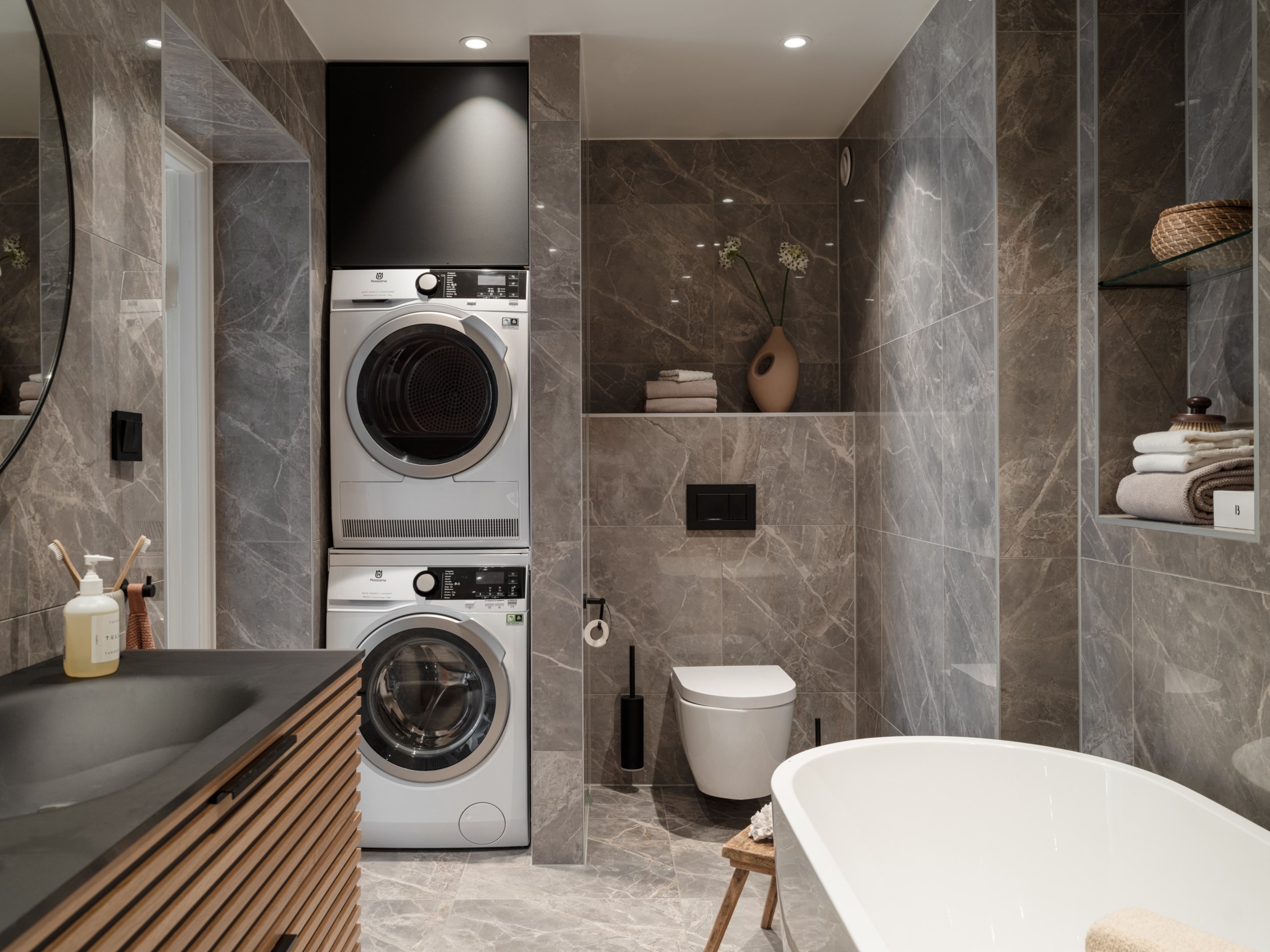 salle de bain design marbre gris mobilier bois avec espace buanderie salle de bain design marbre gris mobilier bois avec espace buanderie